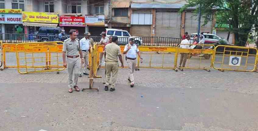 बेळगाव : त्या-त्या रस्त्यांवर पोलीसही तैनात